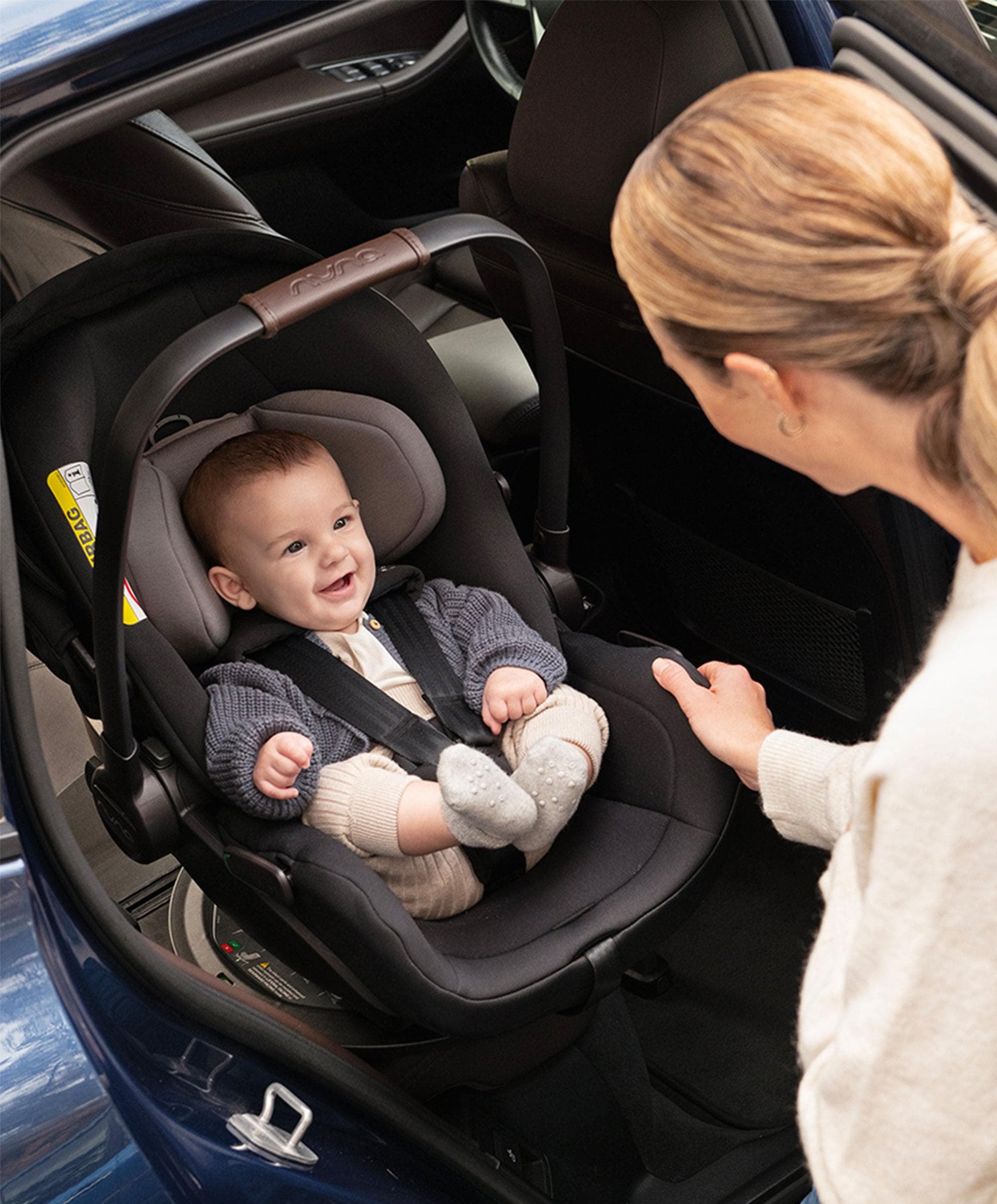 Nuna ARRA Flex Car Seat - Caviar