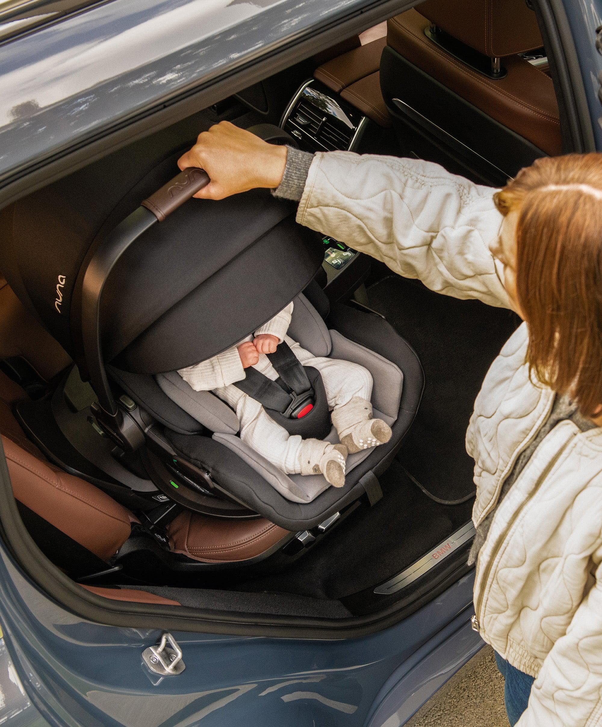 Nuna BASE Curv Rotating Car Seat Base